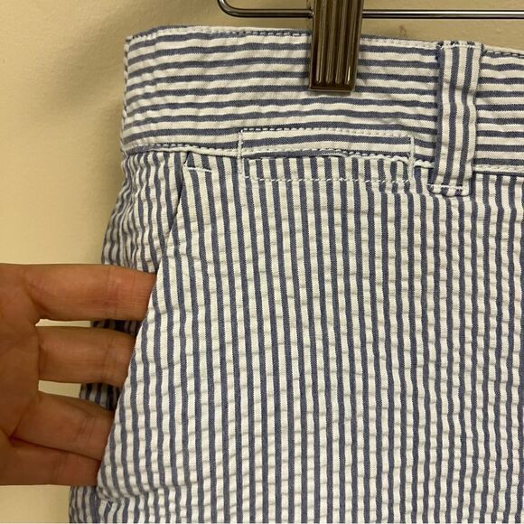 Ann Taylor blue and white seersucker 6 “ shorts size 12 - Picture 3 of 7